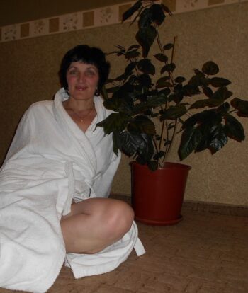 Insolite, pétillante et prête à rire rencontre-Cougar-Le Mans